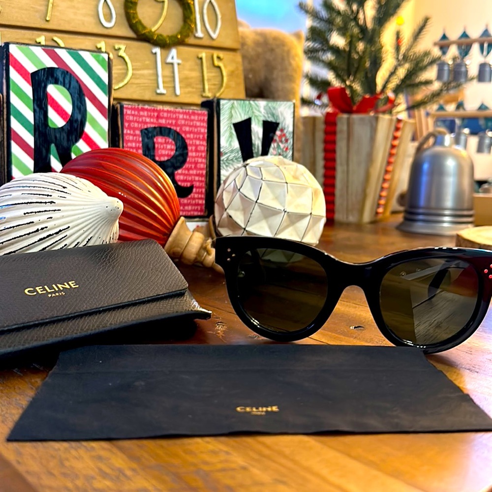 Celine CL4002UN Black Glasses. New. Barely worn.
